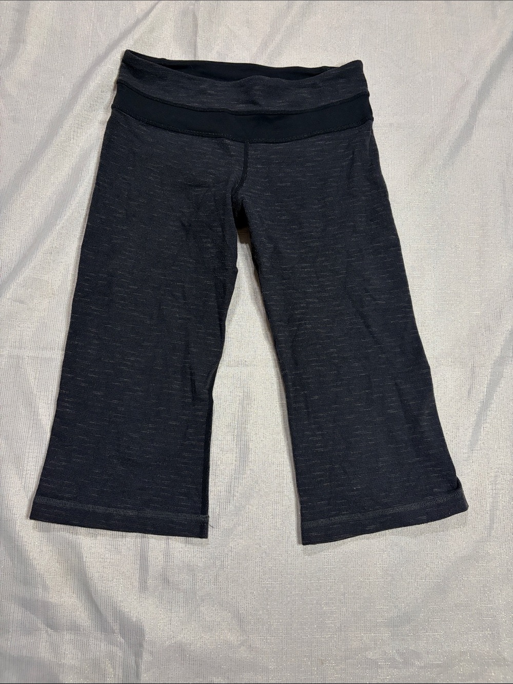 Lululemon wide leg capris Heathered grey/black